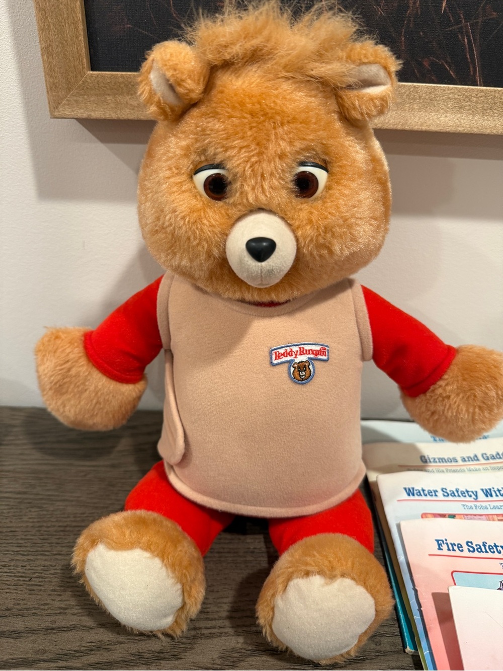 1992 Playskool Teddy Ruxpin 2810 NON-WORKING Toy Bear - with 1 Cassette & Books